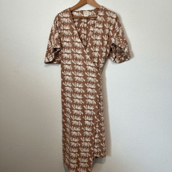 Mirth Brown Printed Short Sleeve Wrap Dress Women's Size Small/Medium - Picture 2 of 6